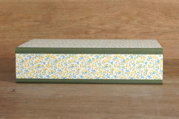 Schachtel Geschank Blütenmeer blau gelb